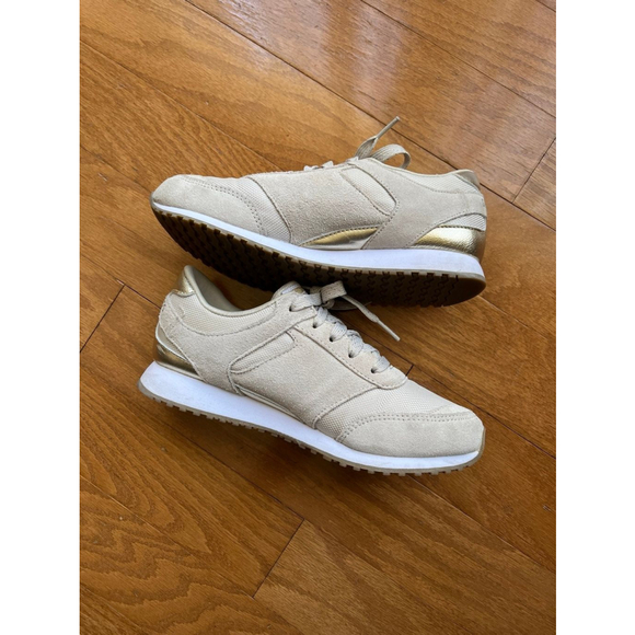 Women’s sketchers - Picture 2 of 4